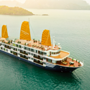 Khám phá vịnh Hạ Long, Lan Hạ bằng du thuyền hút gia đình Việt dịp hè